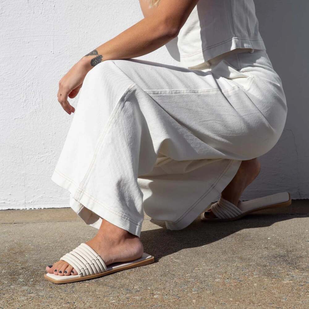 Dolce Vita CLEAR 'NYX' Women's 8 Cream Stella Slide Sandal Square Toe Neutral